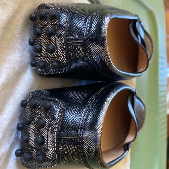 Women’s New Years shoe! PRISTINE deep silver TODS driving shoe. - Picture 5 of 7